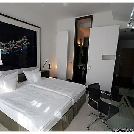 Hotel Avidon Art & Design